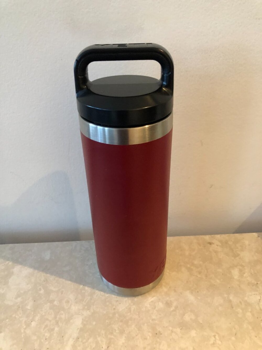 YETI 18 oz - Crimson Maroon Red Stainless Steel Travel Hiking Bottle  Mug - Picture 8 of 9